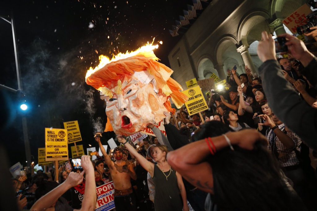 drury-anti-trump-demo-in-la-burns-trump-head-in-effigy_nov9-2016